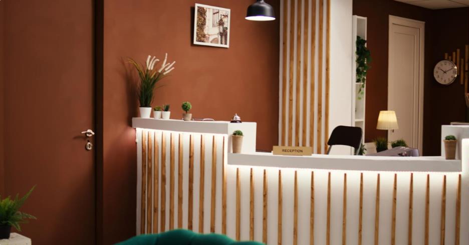 5 Features To Look For In a Modern Reception Desk