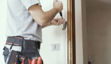 door repair mistakes that richland homeowners avoid with handyman help