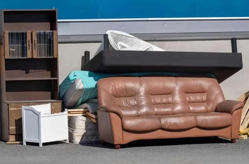 safe and responsible ways to get rid of old furniture without hurting the environment