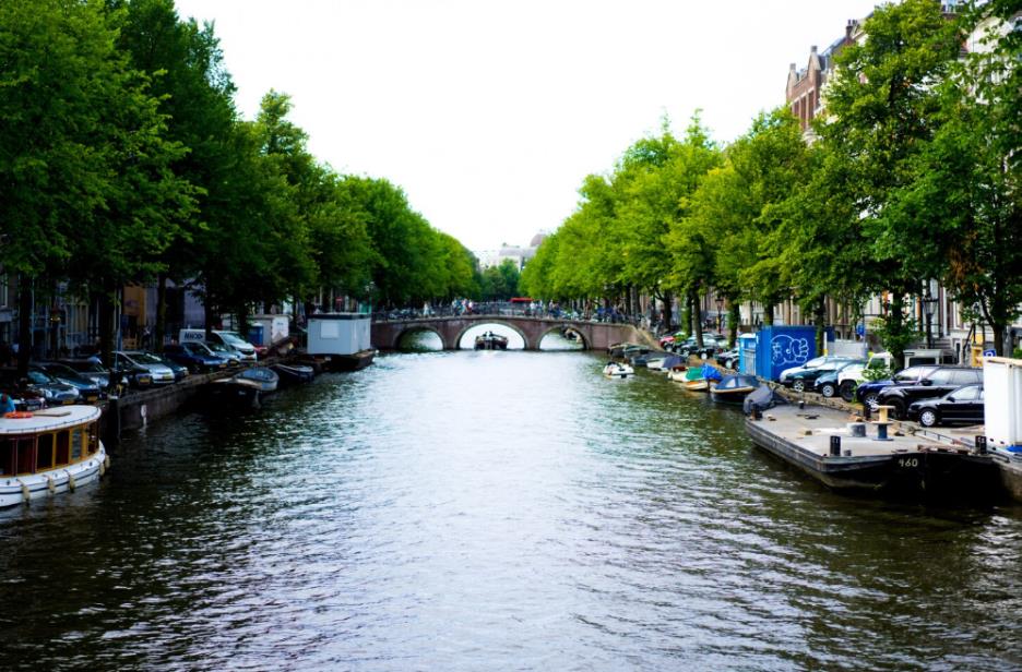 5 affordable canal cruise amsterdam options for budget conscious travelers 1