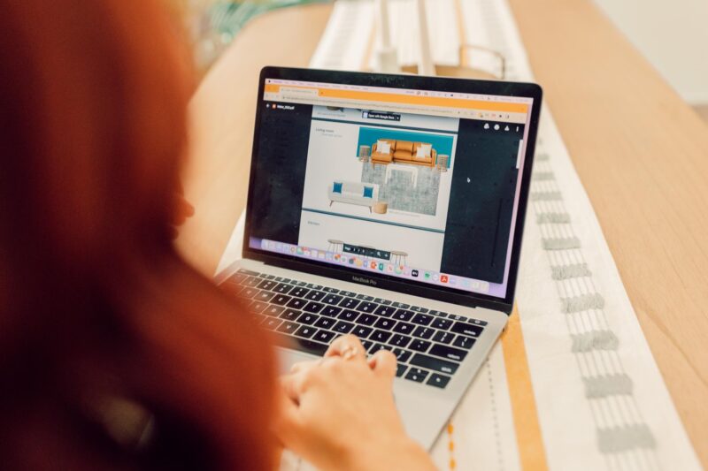 how hosts use short term rental management software