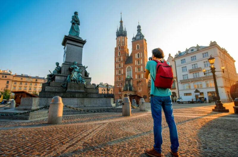 how tourists plan transport and day trips in europe