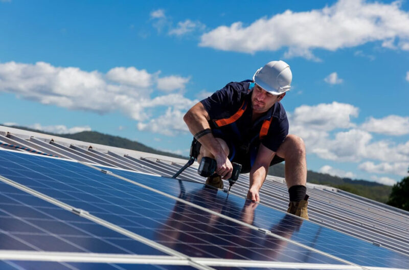 how do solar companies manage installation timelines and scheduling
