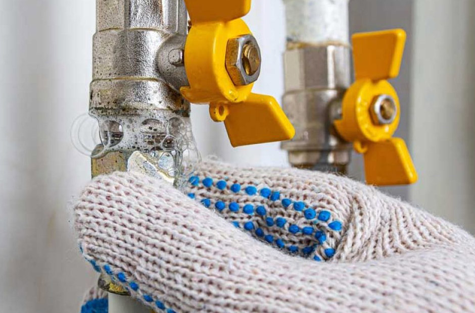 signs your gas line needs immediate attention