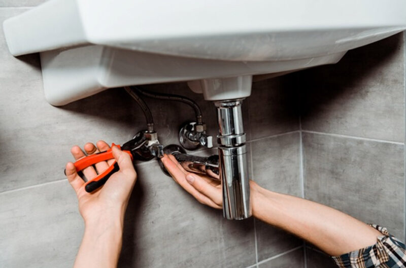 tips for choosing the right plumber for your home